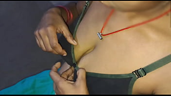 Gadis Desa India Yang Menunggu Pacarnya, Akhirnya Digerayangi Di Kamar