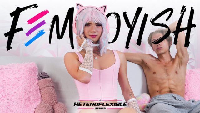 Gamer Femboy Seksi Tukar Joystick Dengan Kontol Panas