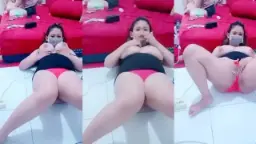 Live Streaming Cewek Gemoy Montok Dengan Payudara Besar Lagi Asyik Mengocok