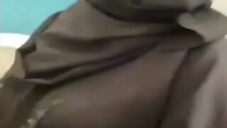Seorang Pria Nakal Menggila Dengan Pelacur Arab Untuk Pertama Kalinya
