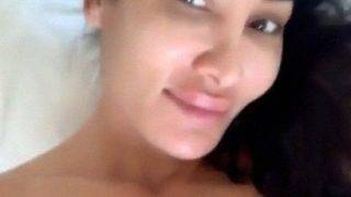 Sofia Hayat Telanjang Bulat Di Ranjang, Skandal Foto Bugilnya Bocor