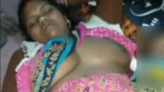 Video Gadis Lokal Dalam Saree Yang Lagi Asyik Main Sendiri