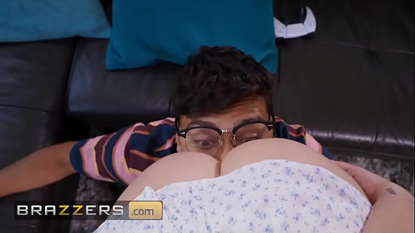 Gamer Kutu Buku Menggoda Cubbi Thompson Yang Genit / Brazzers / Masukkan Kode Xvpromo Di Situs Resmi Untuk Diskon