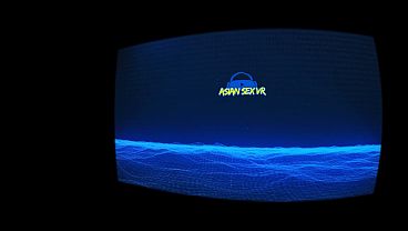 Amatir Asia Menggoda Dengan Stoking Tubuh Neon, Menunggangi Batang Keras