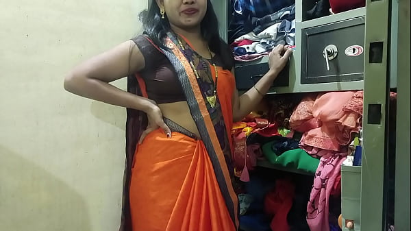 कामवाली की साड़ी खोलकर उसकी चूत में लंड ठूंसा