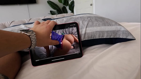Nonton Video Porno Bareng Adik Tiriku Yang Seksi – Dolly Paige