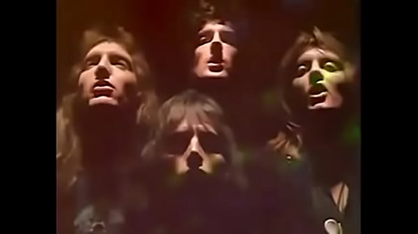Ratu Panggung Menggoda: Konser Panas Queen Di Tahun 1986
