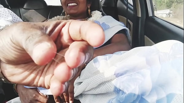 Desi Mobil Panas, Bhabi Seksi Main Dengan Adik Ipar Di Dalam Mobil, Bercinta Sambil Bisik-bisik Mesra Bahasa Telugu.