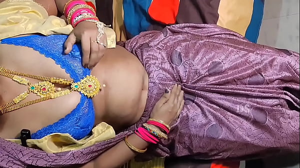 Bhabhi Baru, Tahun Baru, Video Pertama: Gaad Panas Dihajar Desi Dengan Audio Hindi Terbaik