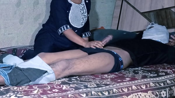 Bhabhi Ko Ghar Mein Raat Bhar Zor Zor Se Chudai Ki Awaazein, Step Sister Ki Badi Chudai Ka Maza.