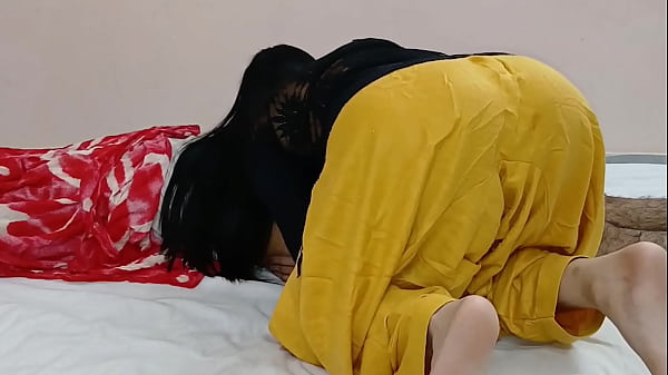 Bhabhi Yang Haus, Celana Ketatnya Dibuka Untuk Adik Ipar, Adegan Panas Dalam Video Dewasa Hindi