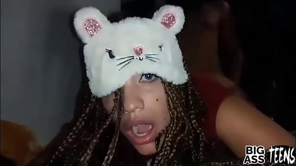 Tantangan Anal Stepdad: Puaskan Lubang Pantay Gadis Berbokong Besar Sampai Tertuang Pancuran Sperma