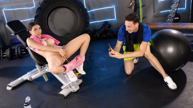 Basah-basah Di Gym: Petualangan Panas Di Balik Mesin Angkat Beban
