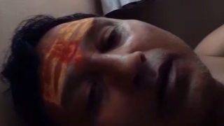 Batang Tegap Menghisap Buah Ranum
