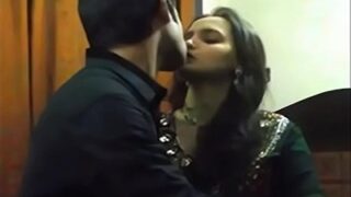 Gadis Mumbai Yang Menggoda Menikmati Ereksi Keras Pacarnya