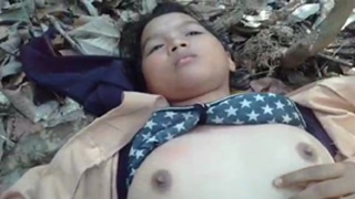 Gadis Pramuka Tergoda Di Kebun Terlarang