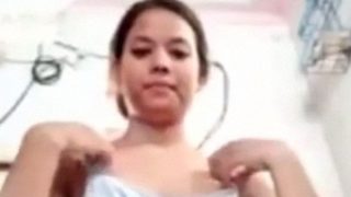 Video Cewek Guwahati Telanjang Dada Dan Buka Bh