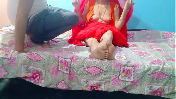 भाभी ने देवर के साथ सुनसान घर में पेटीकोट उठाकर मचाई आग