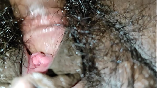 Istri Desi Yang Panas Menggoda Di Ranjang