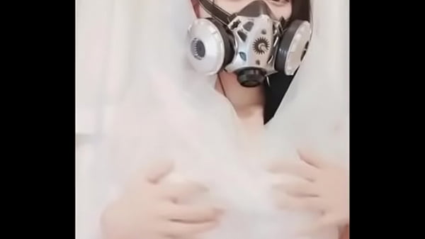 Gadis Oriental Menggoda Dengan Mainan Seks Yang Menggairahkan