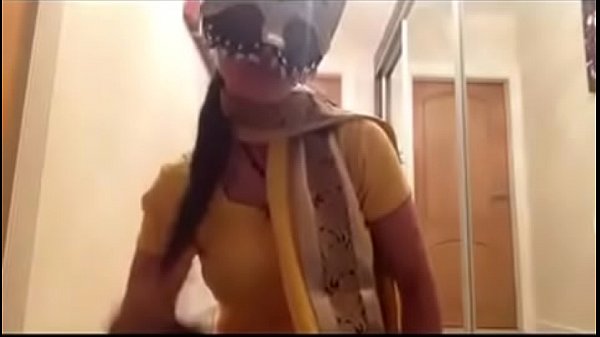Gadis India Panas Memuaskan Nafsu Dengan Jari-jari Nakal.