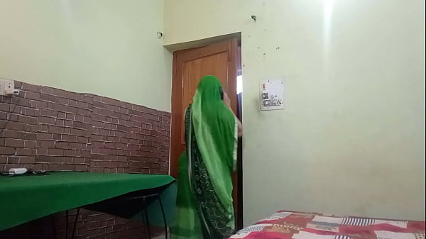 Gadis India Pengantar Pesanan, Ngeseks Dengan Gaya Desi Panas