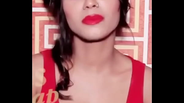 Desi Gadis Seksi Yang Menggoda Dengan Tubuhnya Yang Mempesona