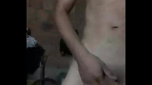 Novinho Exibindo A Pele Lisinha Enquanto Se Masturba Ao Vivo No Cam4