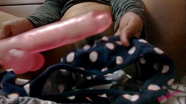 Gadis India Lily Tersedu-sedu Saat Menerima Pancaran Panas
