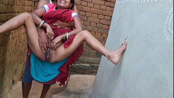 Gadis Desa India Dengan Kemaluan Yang Lebar Dan Menggoda