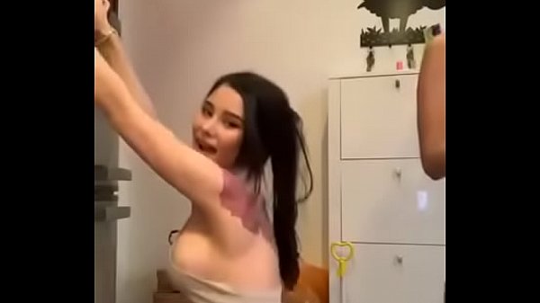 Gadis-gadis Panas Yang Siap Menggoda Di Facebook Live