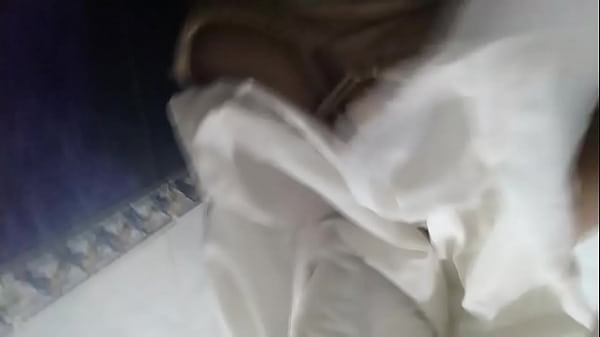 Arab Hotwife Berhijab Dan Ibu Tiri Masturbasi Basah Di Webcam