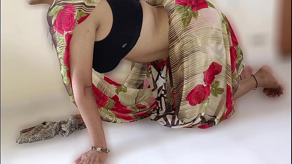 गर्म भारतीय नौकरानी मालिक के बेटे के बड़े काले लंड से Xxx चुदाई हिंदी आवाज़ में
