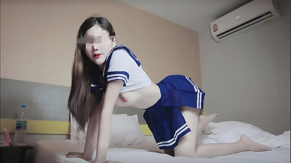 Gadis Jepang Berbaju Seragam Dan Sebelum Sekolah Karya Ninewthai