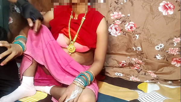 देसी जोड़े का जंगली रात का खेल: लाल कपड़े में उनकी गर्म मुलाकात