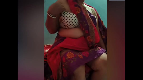 Desi Bhabi Didorong Dan Digoyang Saat Live Streaming