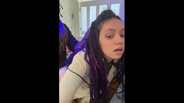 Pria Bertopeng Menekuk Dreadhead Latina Di Dapur Dan Menggila Dari Belakang