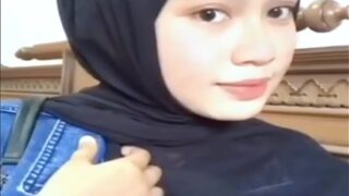 Kumpulan Video Payudara Panas Cewek-cewek Muslim