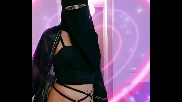 Gadis Arab Berbalut Niqab, Pesona Erotis Yang Tersembunyi