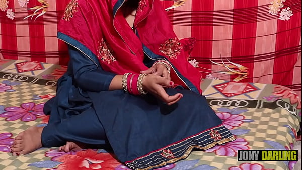 Nayi Nayi Dulhan Ki Raatein, Ek Pati Din Mein Chodta Hai Aur Dusra Raat Ko Zor Se Thukata Hai