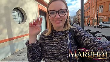 Di Toulouse, Seorang Cowok Arab Seksi Dengan Kontol Tebal Gede Langsung Ngajak Aku Ke Kamar Hotelnya.