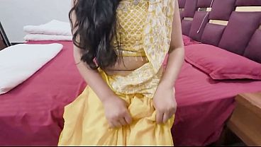 Bhabhi Basenge Basenge, Devar Ke Gusse Pe Apni Gili Chut Se Manaya.