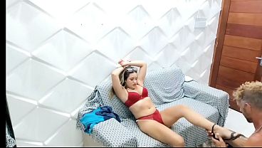 Ibu Mertuaku Yang Masih Muda Sendirian Di Rumah Dan Penuh Nafsu, Begitu Aku Datang Langsung Merayuku Untuk Menikam Pantat Ketatnya Sampai Keluar Di Dalam. Vagninho Dan Vivi Capetinha.