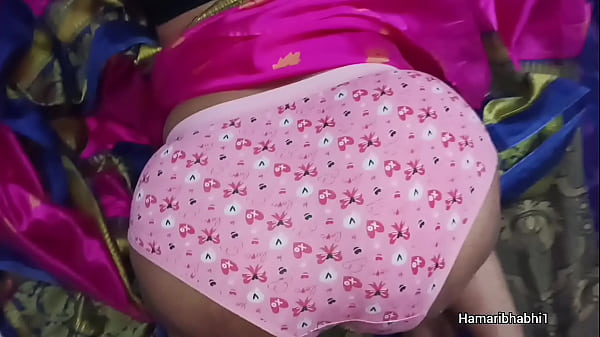 Menggairahkan, Bhabhi Desi India Yang Liar Di Ranjang.