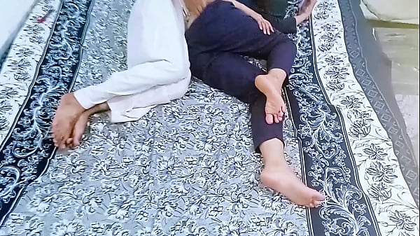 Desi Gadis Manis Malu-malu Kena Entot Pertama Kali, Video Cewek Kampung Pertama Ngentot