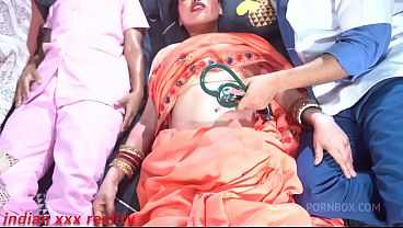 Doktor Nakal Vs Mami Tiri Sange, Adegan Panas Ala India