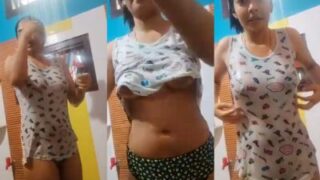 Desi Cewek Bugil Goyang-goyang Mandi Seksi Di Video Mms