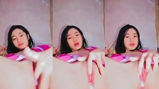 Smp Udah Doyan Omek, Meki Merah Jambu Basah Kena Jari.