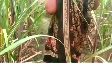 Ibu Dan Anak Tiri Ngewe Di Pinggir Sawah, Desa Panas Penuh Gairah