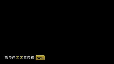Mau Lagi! Mau Lagi! Mau Lagi! Angel Youngs / Brazzers/ Klik Xvpromo Di Situs Resmi Biar Dapet Diskon, Jangan Pelit Lihatin Tubuhnya!